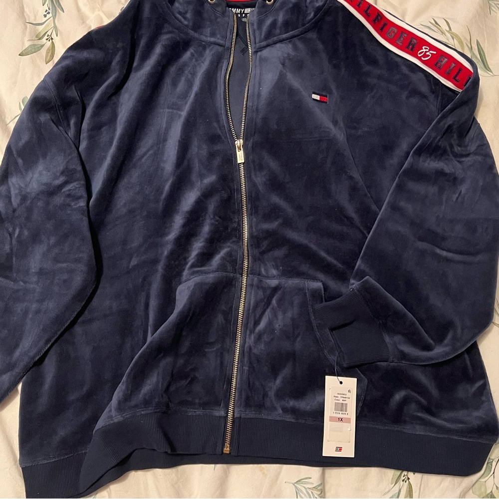 ‼️SOLD‼️ Tommy Hilfiger Navy Sport Hoodie - Picture 5 of 10